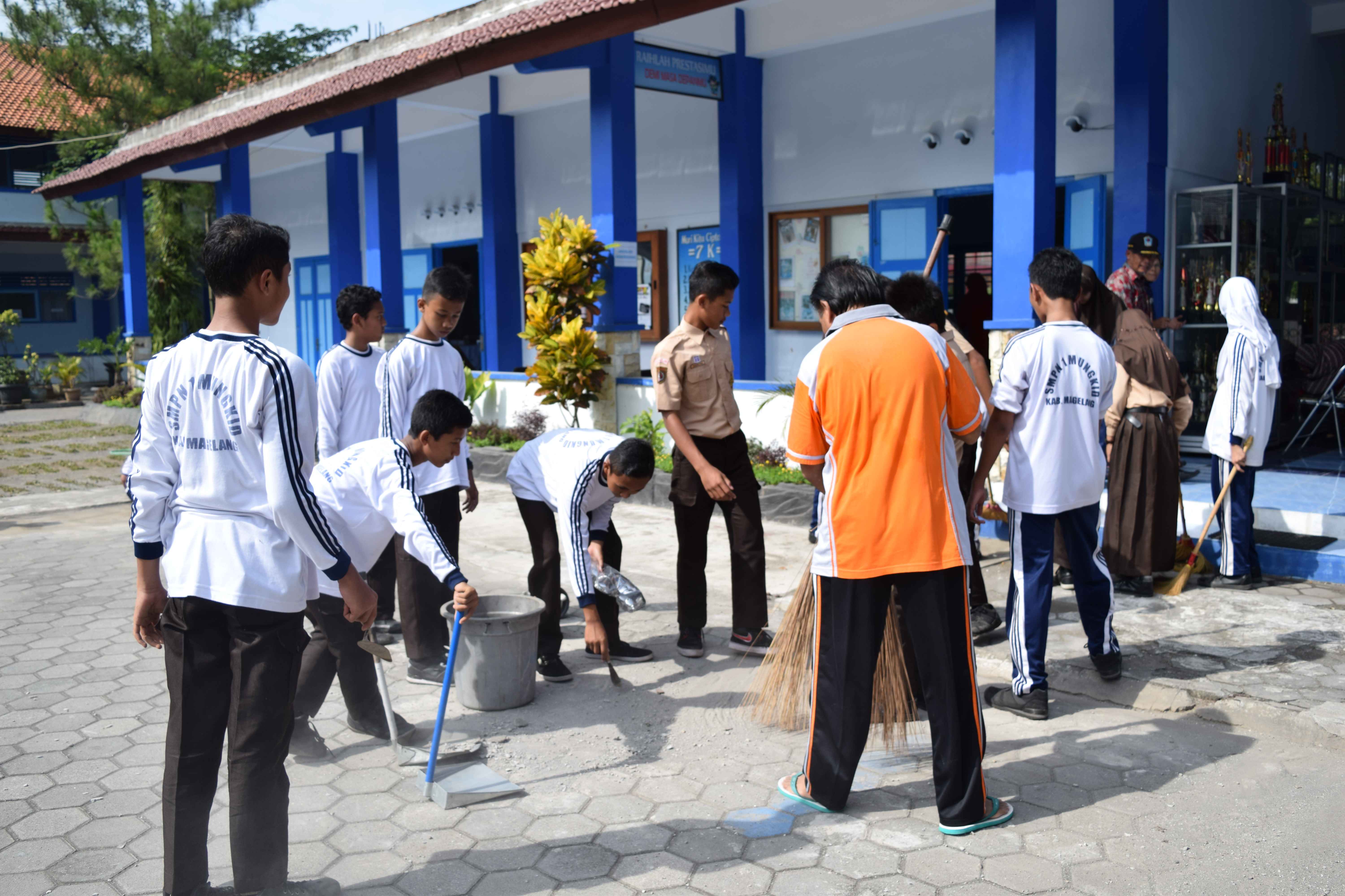 JUMAT BERSIH